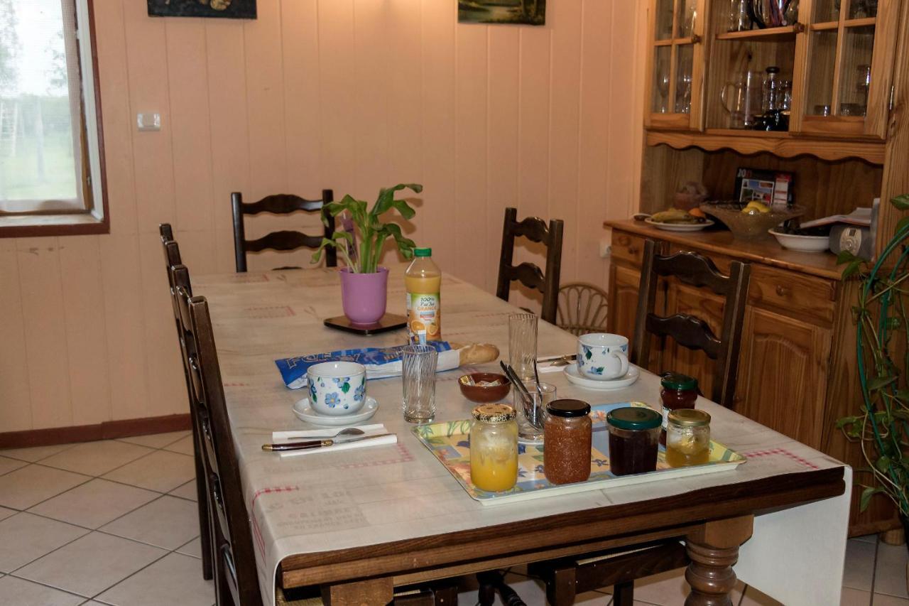 Le Pre De Luceau Bed and Breakfast Blet Buitenkant foto